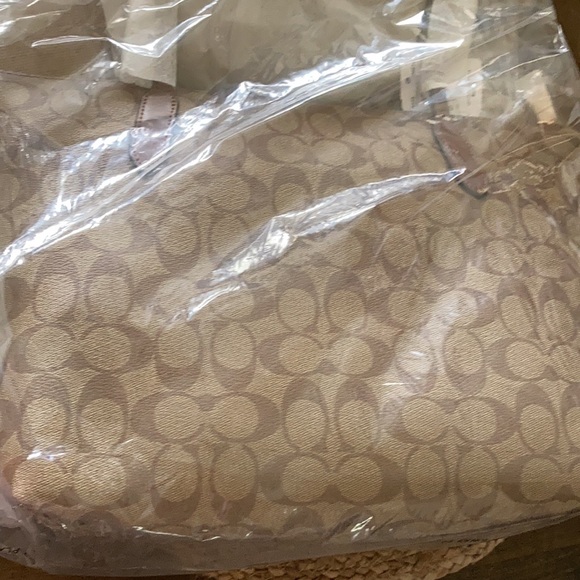 Coach Zip Top Tote Signature Canvas - Picture 7 of 7